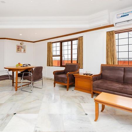 Hotel Galaxy Opp Surat Railway Station Экстерьер фото