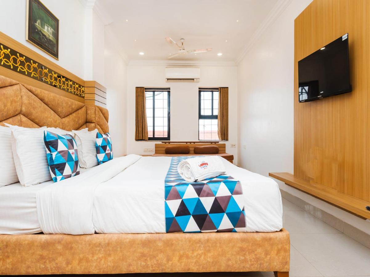 Hotel Galaxy Opp Surat Railway Station Экстерьер фото