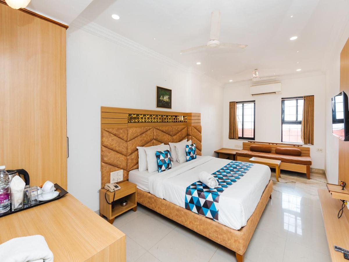Hotel Galaxy Opp Surat Railway Station Экстерьер фото