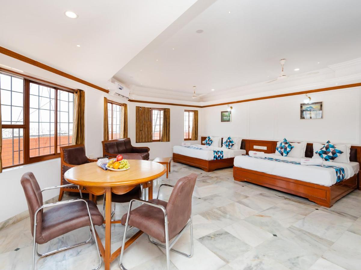 Hotel Galaxy Opp Surat Railway Station Экстерьер фото