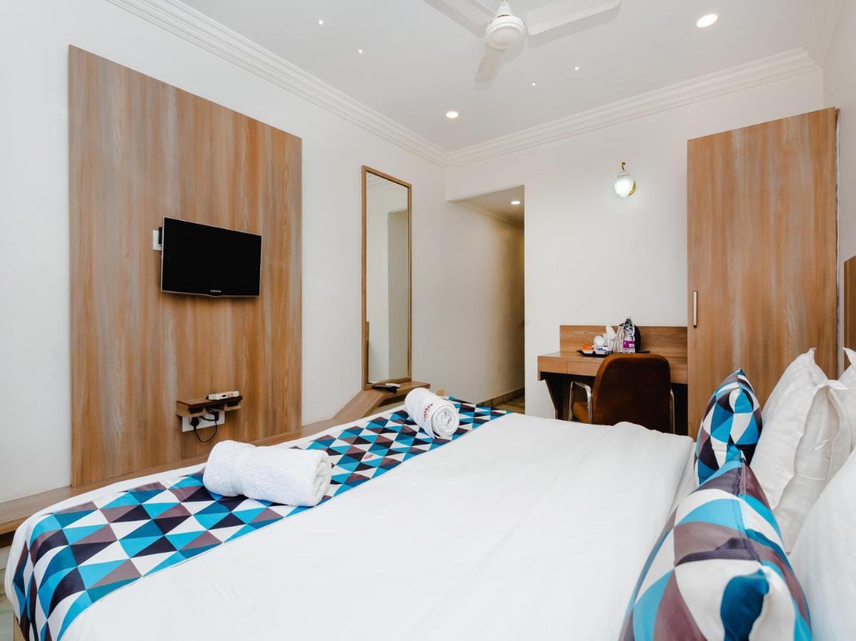 Hotel Galaxy Opp Surat Railway Station Экстерьер фото