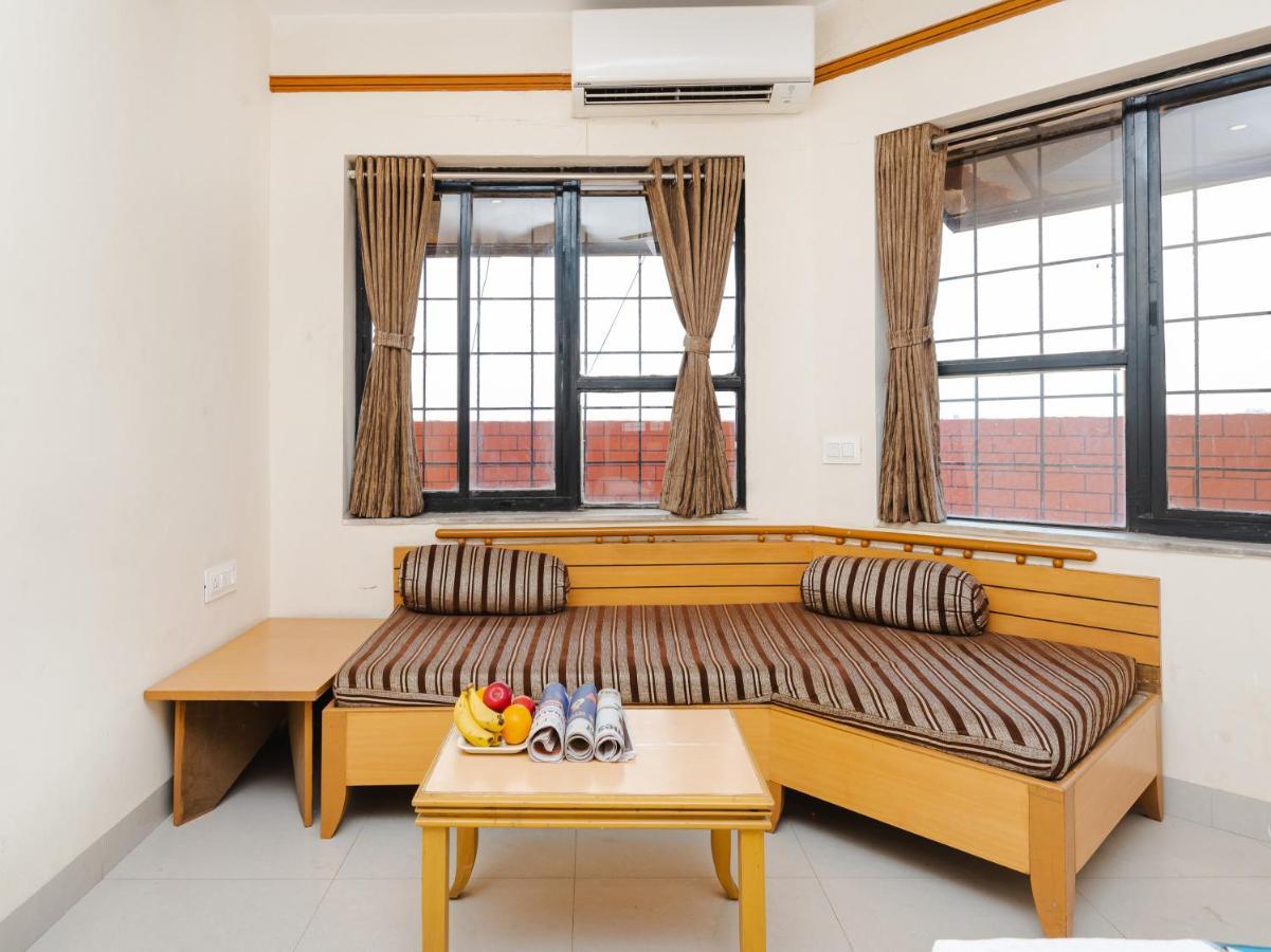Hotel Galaxy Opp Surat Railway Station Экстерьер фото