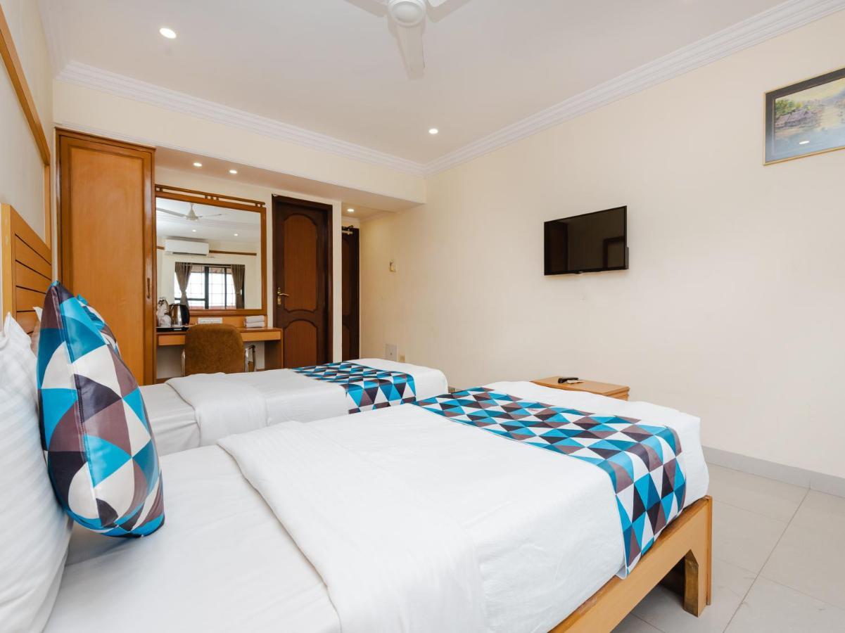 Hotel Galaxy Opp Surat Railway Station Экстерьер фото